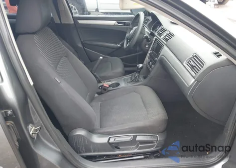 2017 Volkswagen Passat 1.8T S из США, поврежденный, VIN 1VWAT7A30HC084115